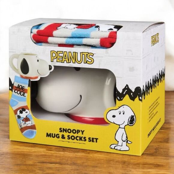 Peanuts Snoopy Joe Cool Mug & Crew Socks Gift Set 20oz Cup Precious Moments New - Picture 1 of 4